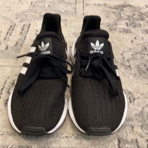Adidas women’s sneaker